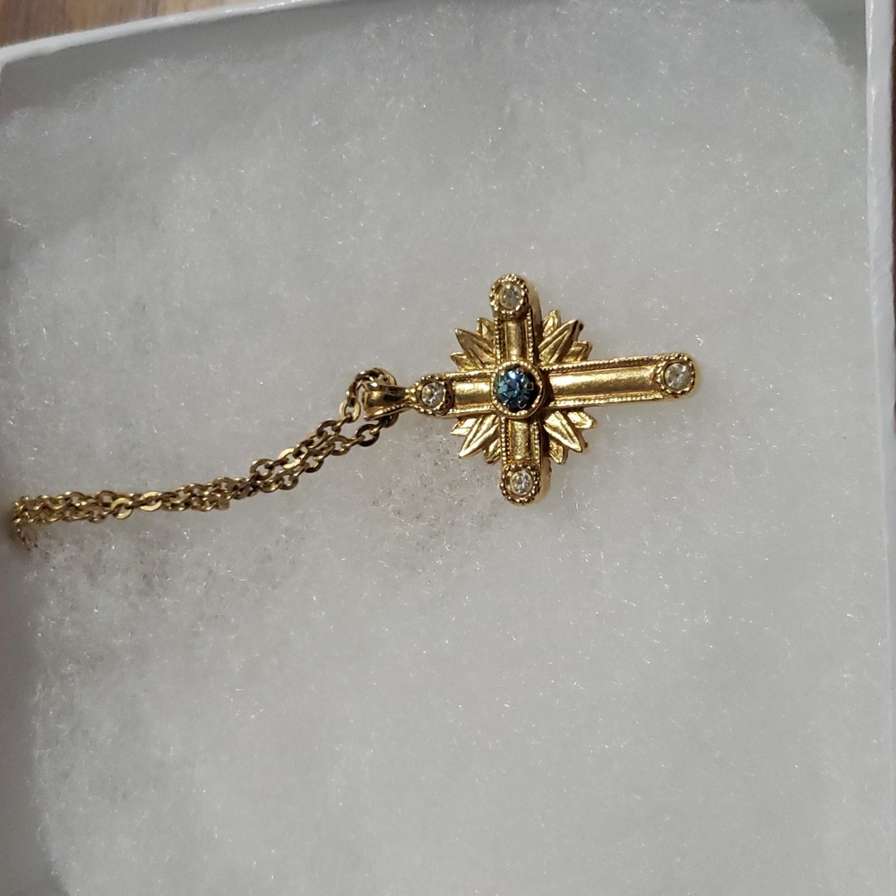 Gorgeous Vintage Avon Goldtone Aqua Blue Rhinestone Celtic Cross Necklace